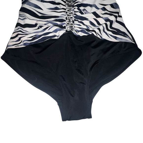 Swimsuits for All 1-Piece Bandeau Swimsuit
Black & Gray Animal Print Jeweled 16 - Picture 5 of 11
